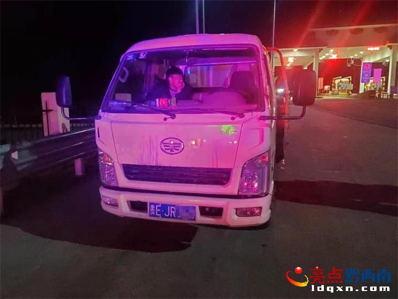 ���ٹ�·��(y��ng)��܇(ch��)����(n��i)�`Ҏ(gu��)ͣ܇(ch��) ˾�C(j��)��ӛ6���P��100Ԫ