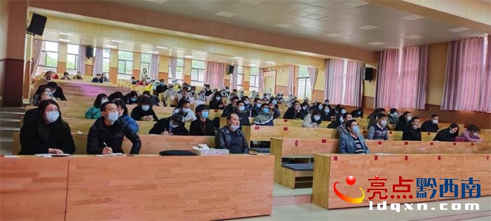�d�xһ�г��в����x����(sh��)�(y��n)�W(xu��)У���_չ����������ȫ֪�R��Ӗ(x��n)