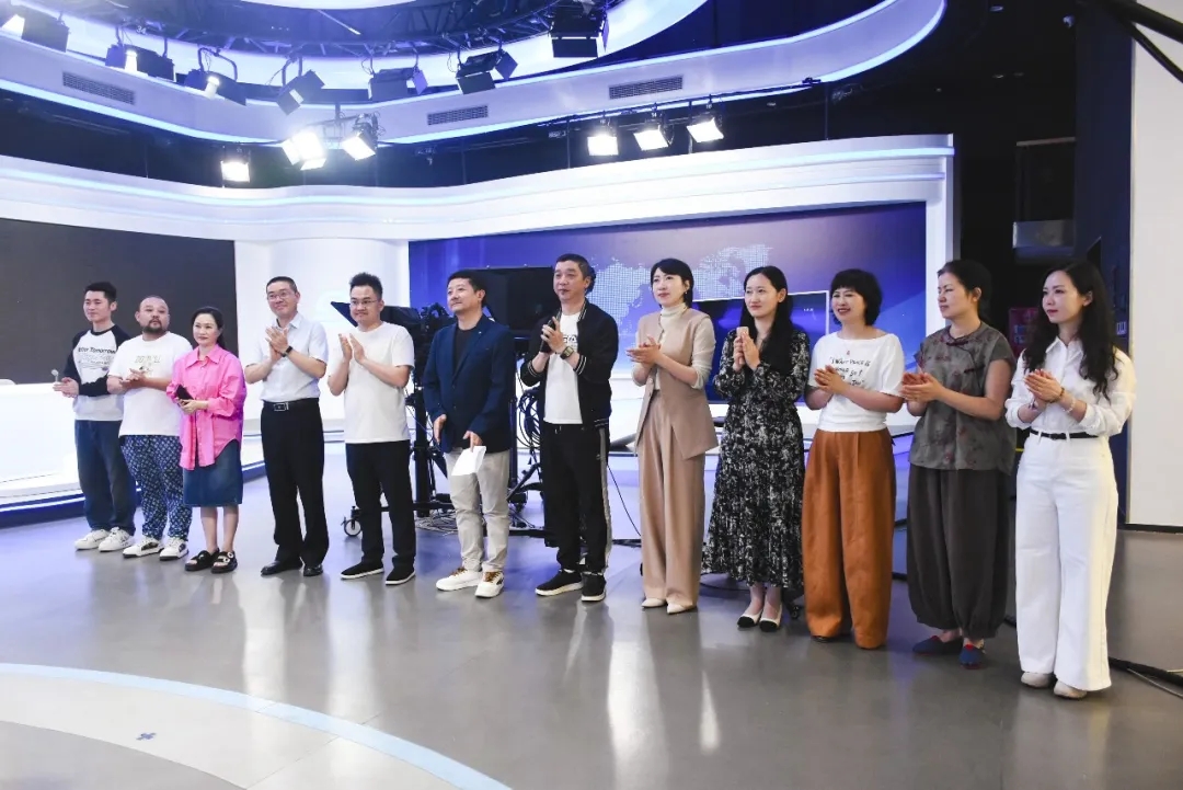 FM88.3ǭ���Ͻ�ͨ���ΏV����΢Ц���С���Ŀ�_���xʽ�e��