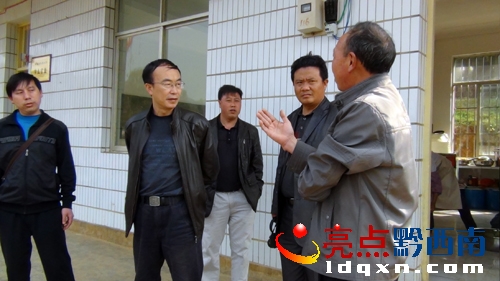 �D�鄢���L����2������ ȡľ��С�W(xu��)У�L�R��ʳ�ù�����.jpg