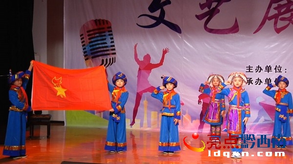 �d�x���e��&ldquo;��(chu��ng)����У�@&bull;չˇ�g(sh��)�L(f��ng)��&rdquo;��ˇչ�����C��(ji��ng)�xʽ (3).jpg
