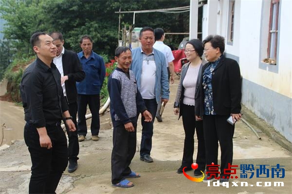 與村民親切交談_看圖王.jpg